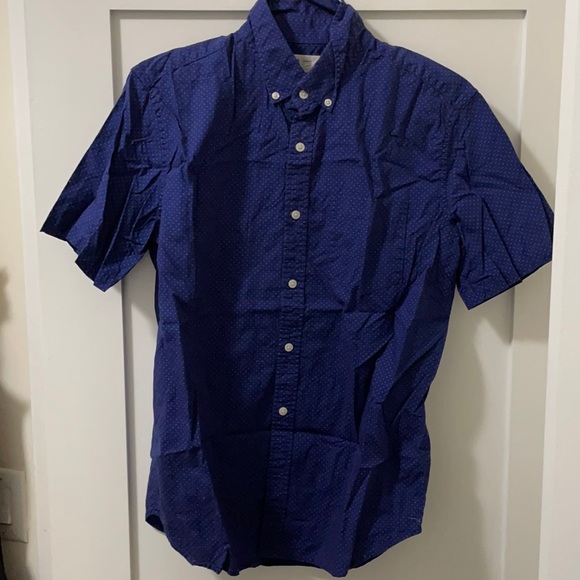 Blue gap short sleeve polkadot button down - Picture 1 of 1